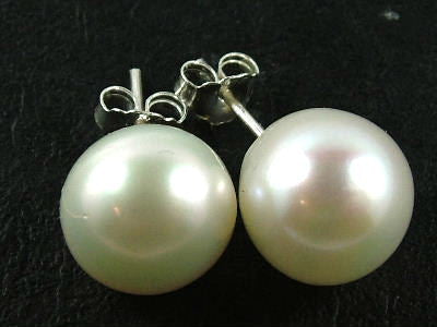 White Pearl Studs - PL0045