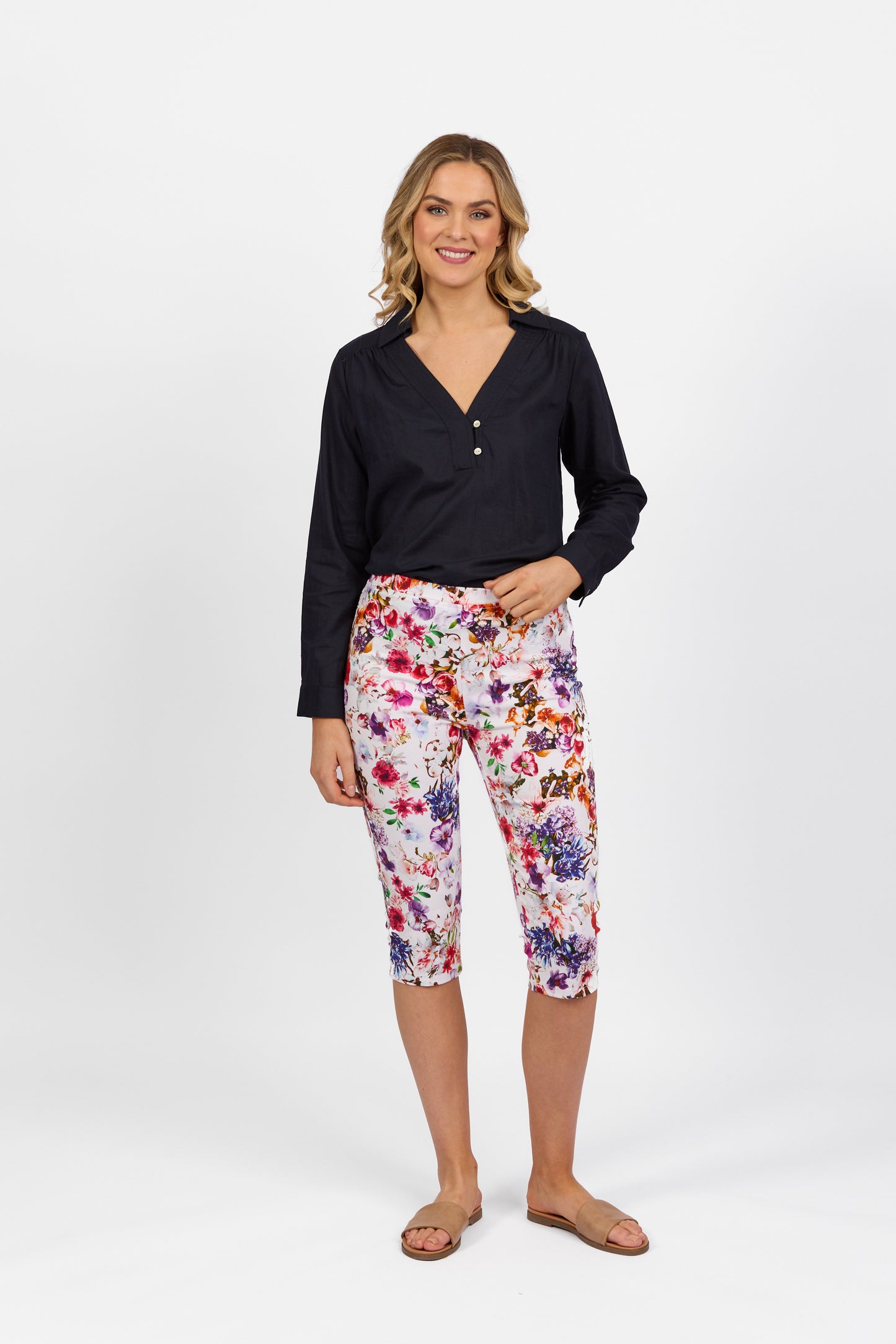 Vassalli - 3/4 Cotton Pull on Pant - 261LW - Burst - 50% off - 1 x 10 left