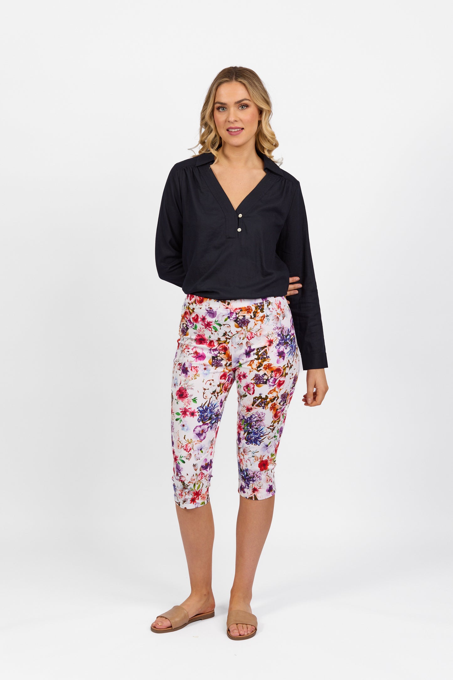 Vassalli - 3/4 Cotton Pull on Pant - 261LW - Burst - 50% off - 1 x 10 left