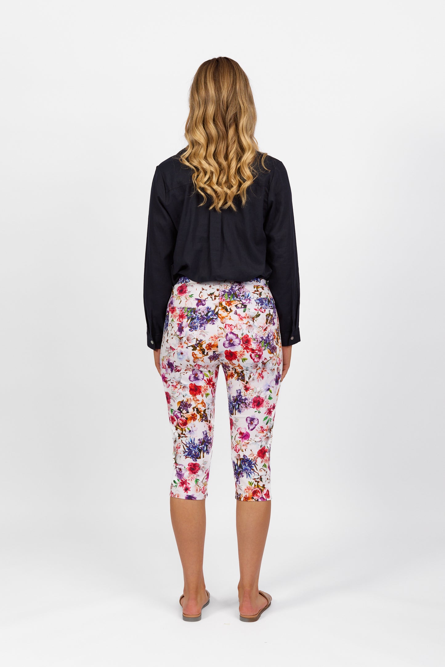 Vassalli - 3/4 Cotton Pull on Pant - 261LW - Burst - 50% off - 1 x 10 left