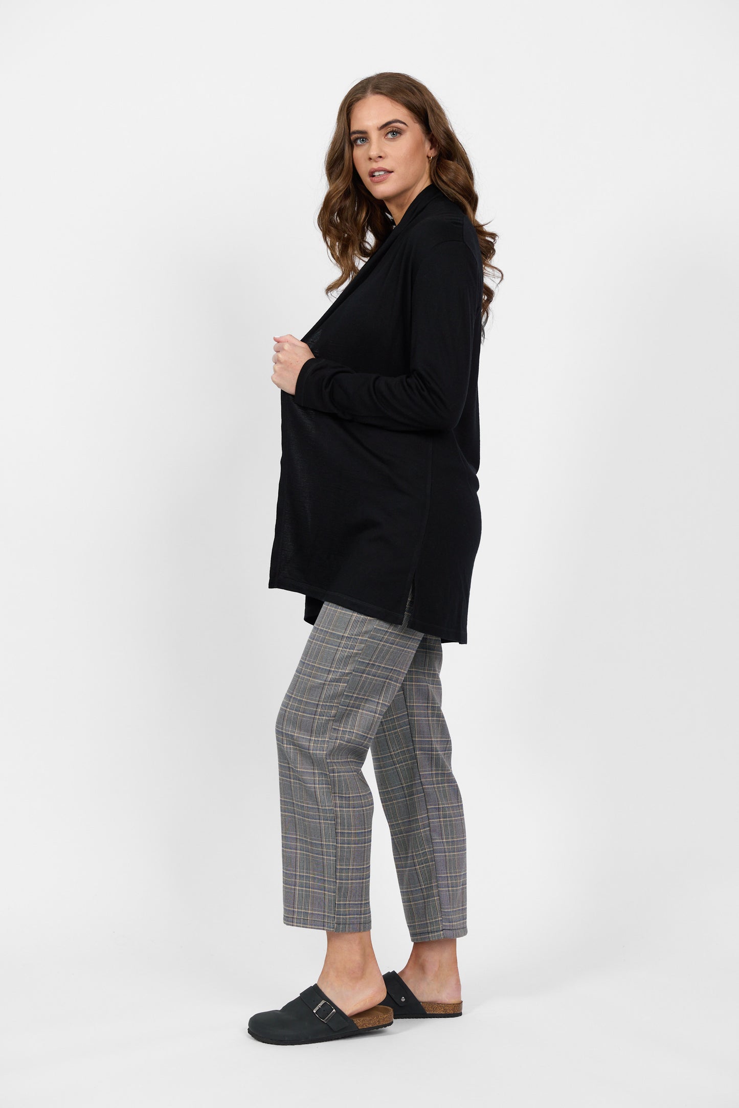 Merino Cardi - 4469 - Black - Due Feb