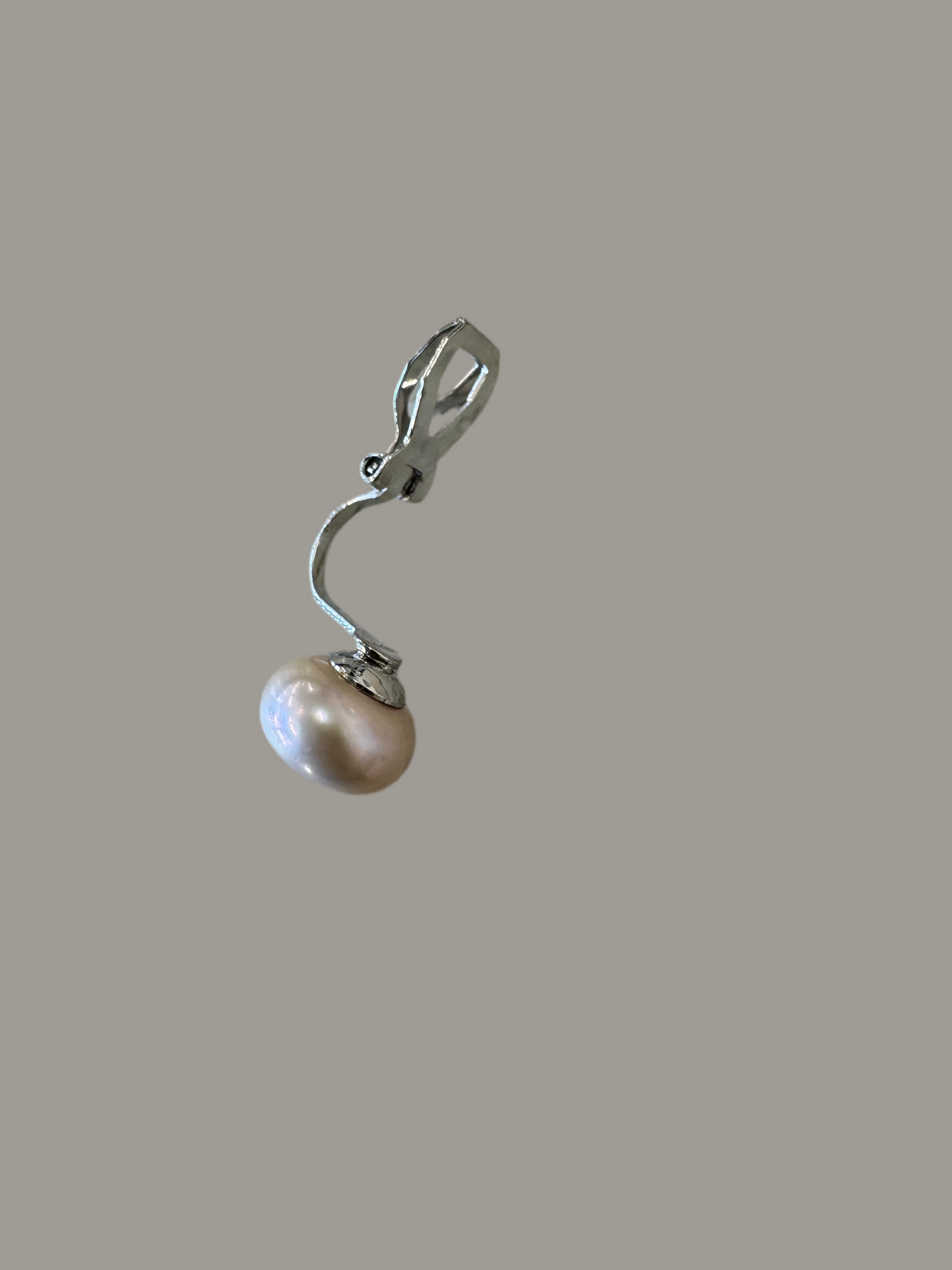 10mm Beige Lustre Colour Pearl Clip-on Earrings - PL0366