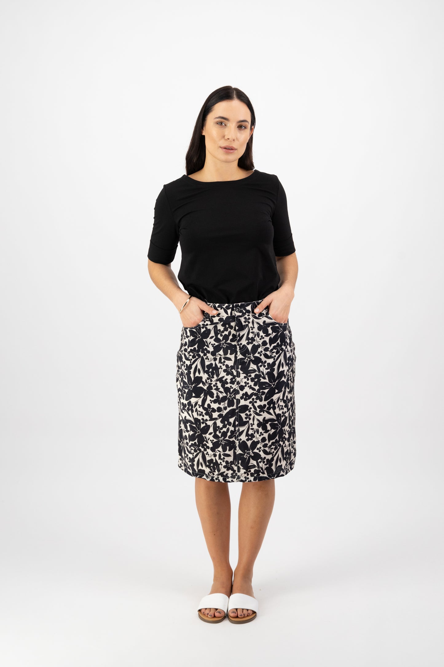 Vassalli - Lined Knee Length Skirt - 7051 - Manhattan - 50% off - 1x size 12 left