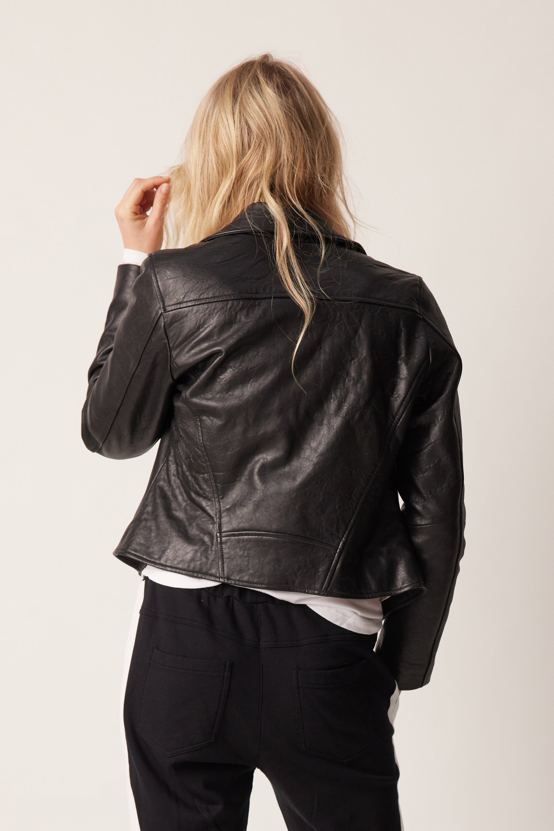 Lemon Tree - Abigail Leather INSTORE Jacket - Style LT653 - Black - IN –  Penelope's of Otaki