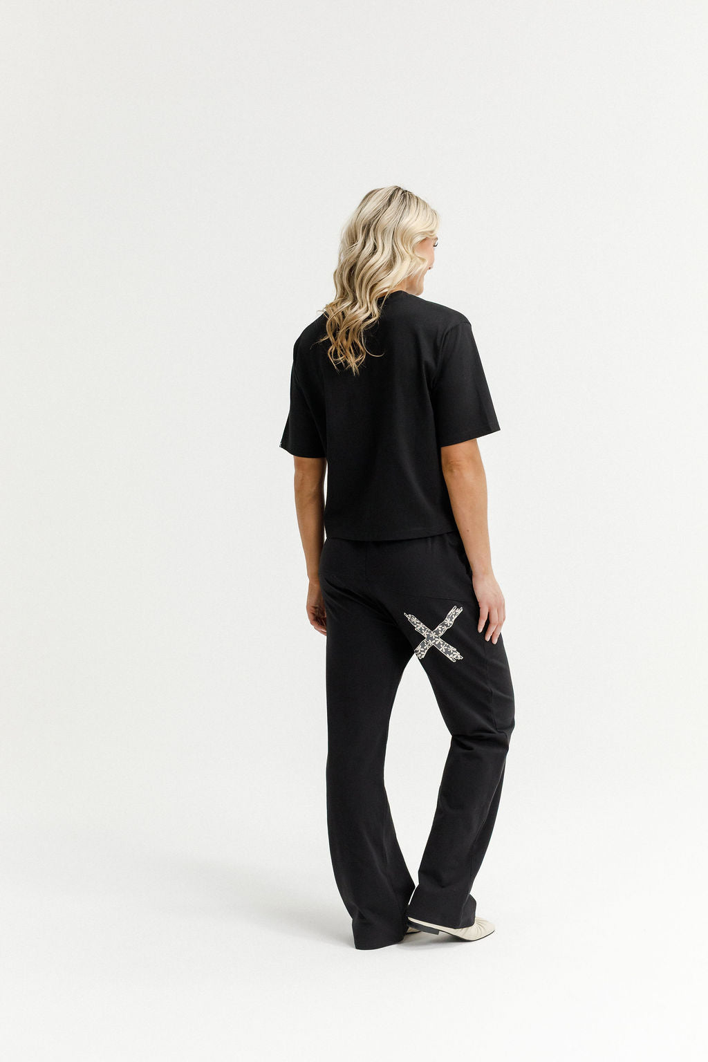 Avenue Pant - Graphite Daisy X