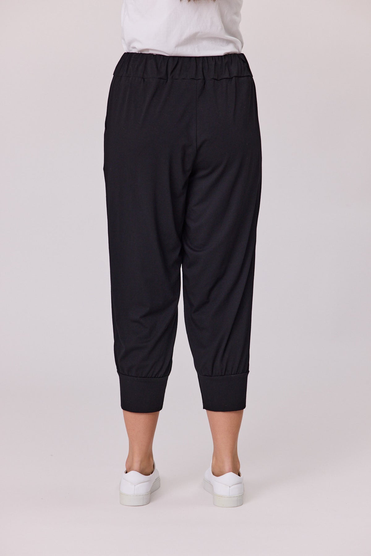 Ease Side Panel Knit Pant Black