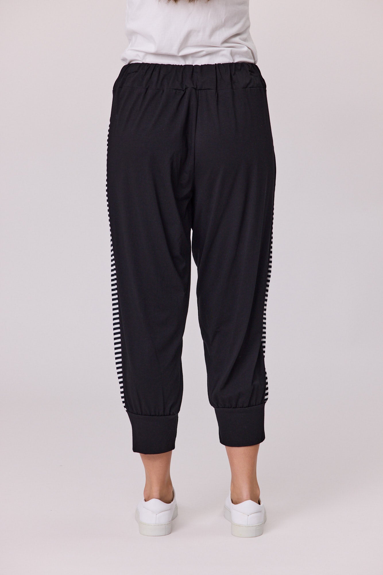 Ease Stripe Side Panel Knit Pant