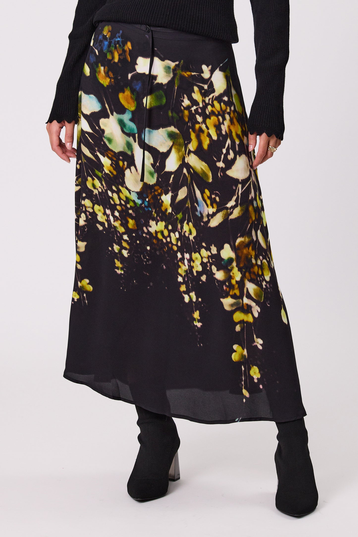 Composer Skirt - DN29424 - Composer Print - Due Feb