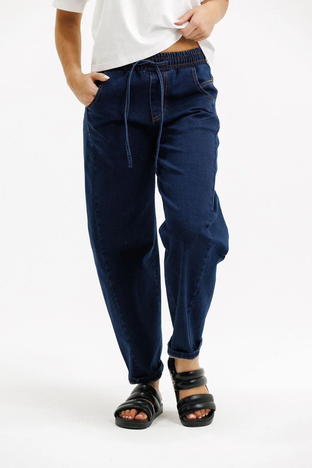Barrell Leg Jeans - Indigo Wash