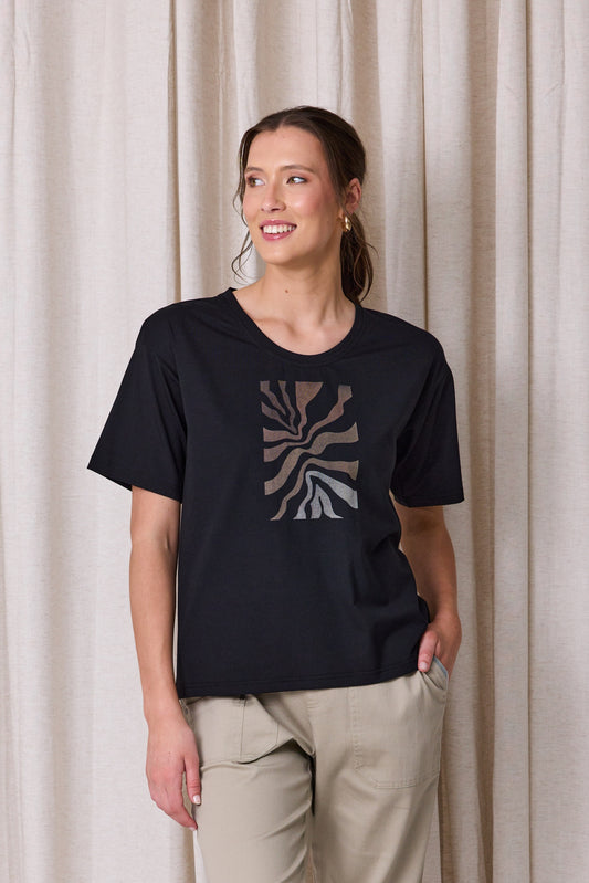 Noire Tee - Due Aug/Sept