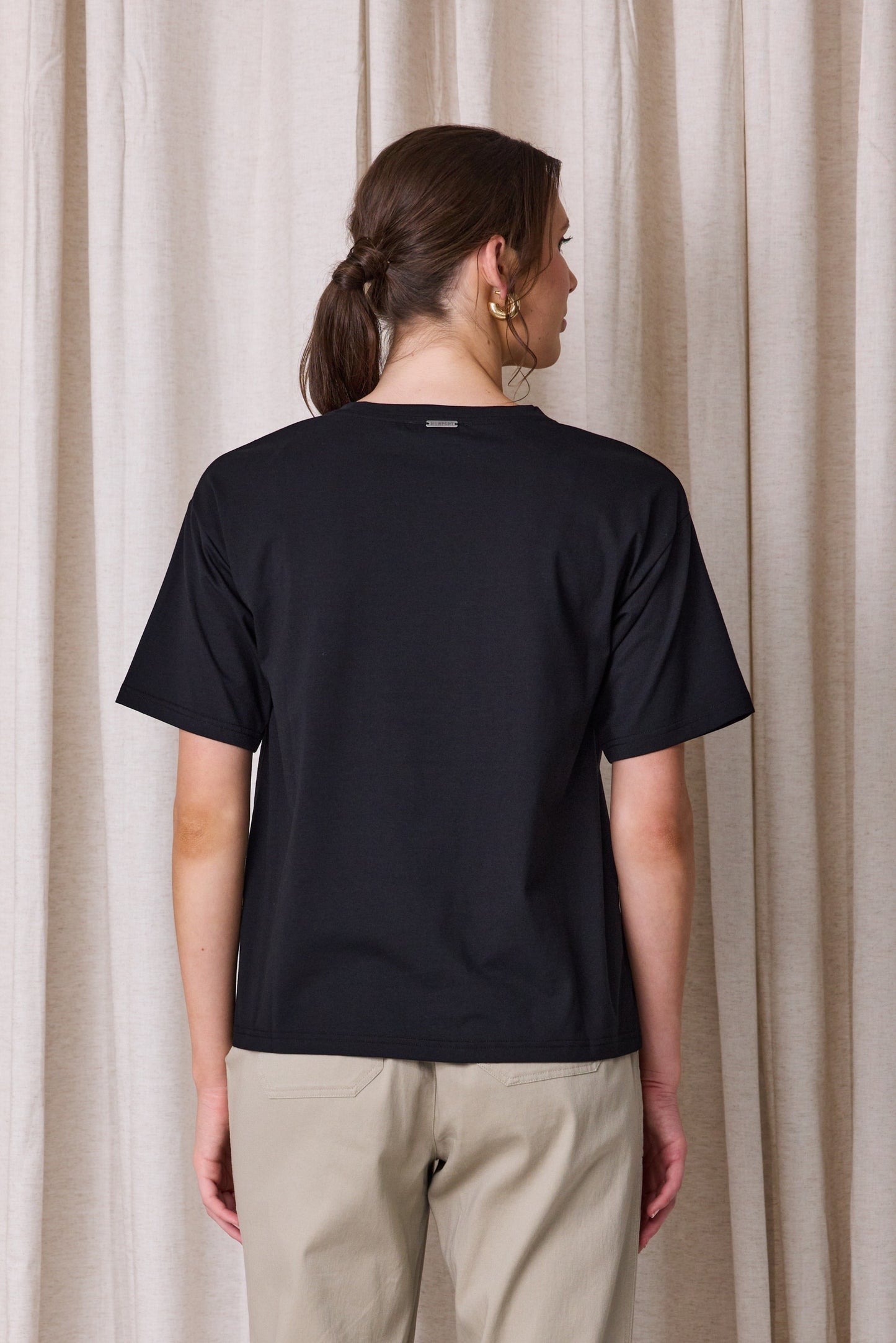 Noire Tee - Due Aug/Sept