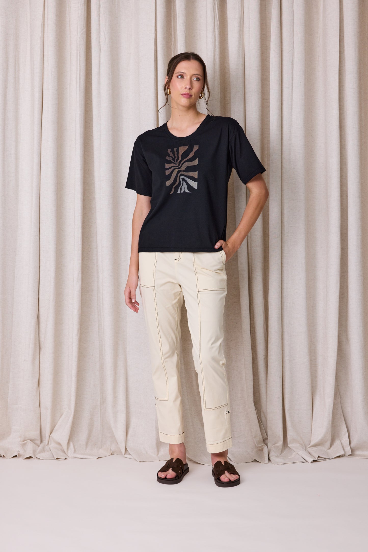 Noire Tee - Due Aug/Sept