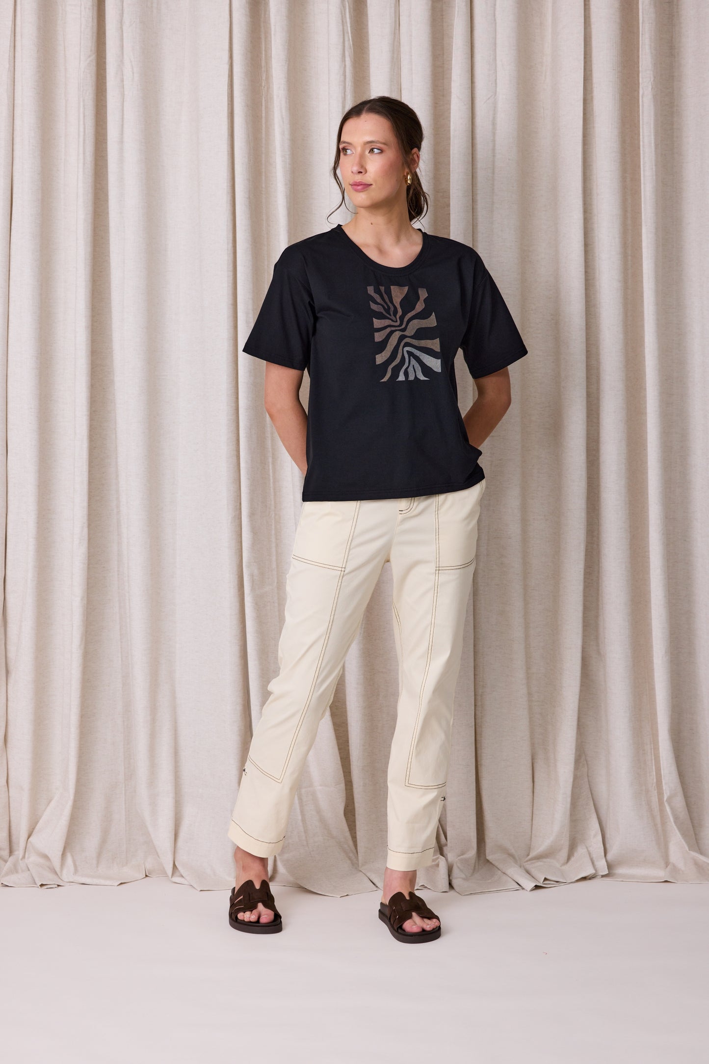 Noire Tee - Due Aug/Sept