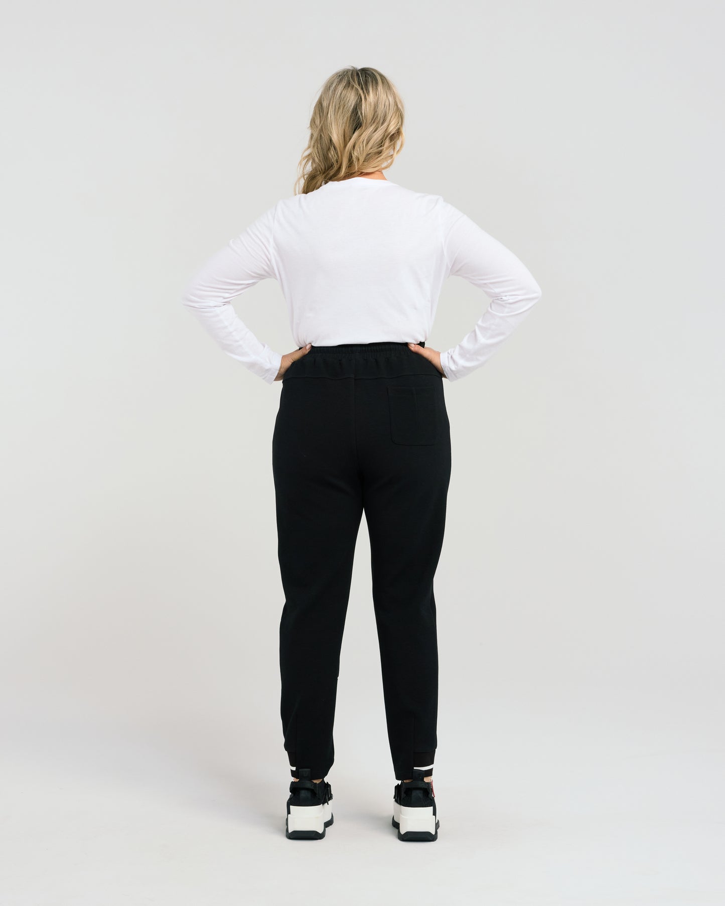 Victoria Pant - S3102B - Black - Due End Feb/Mar