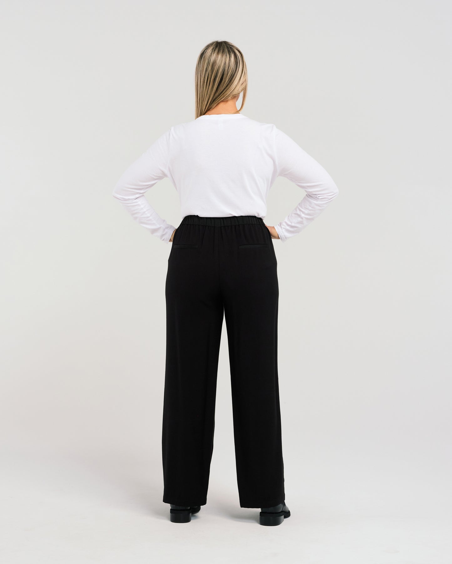 Freya Pant - Z2107 - Black - Due End Feb/Mar