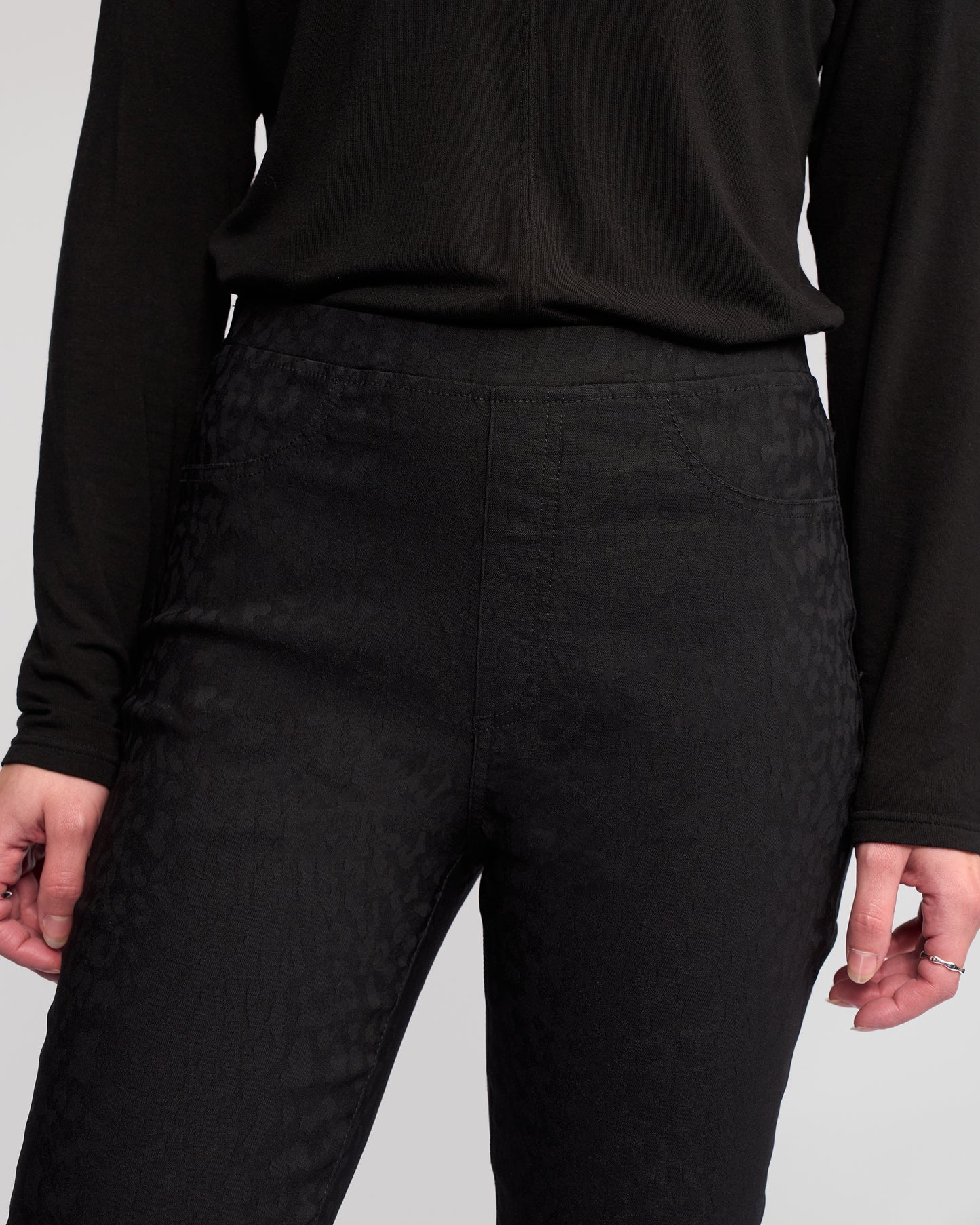 Bay Embossed Pull On - 234AF - Black