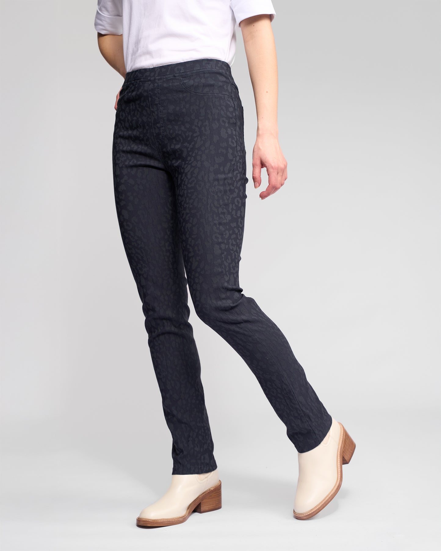 Bay Embossed Pull On - 234AF - Navy