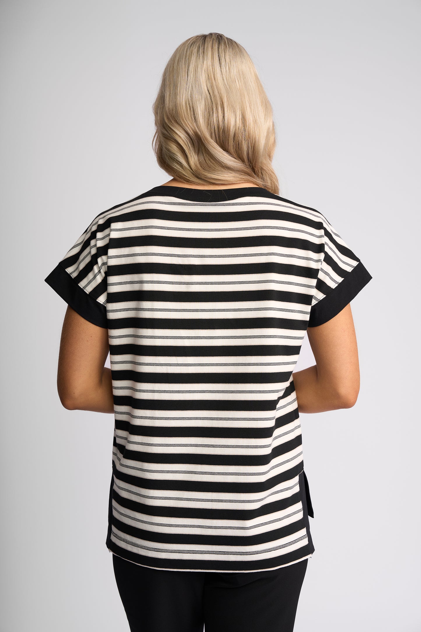 4363S - Thea Top - Black/White