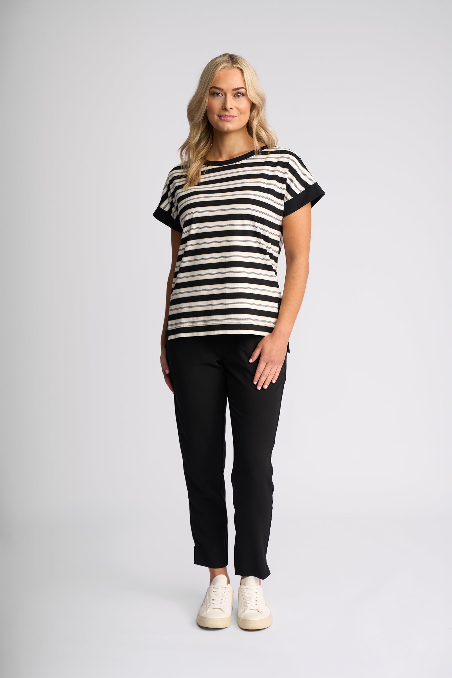 4363S - Thea Top - Black/White