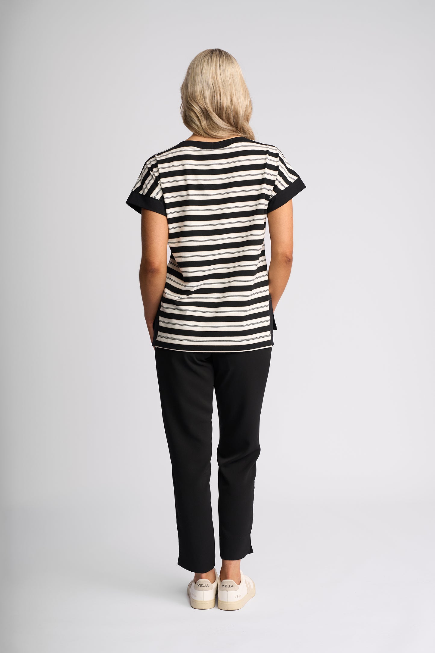 4363S - Thea Top - Black/White