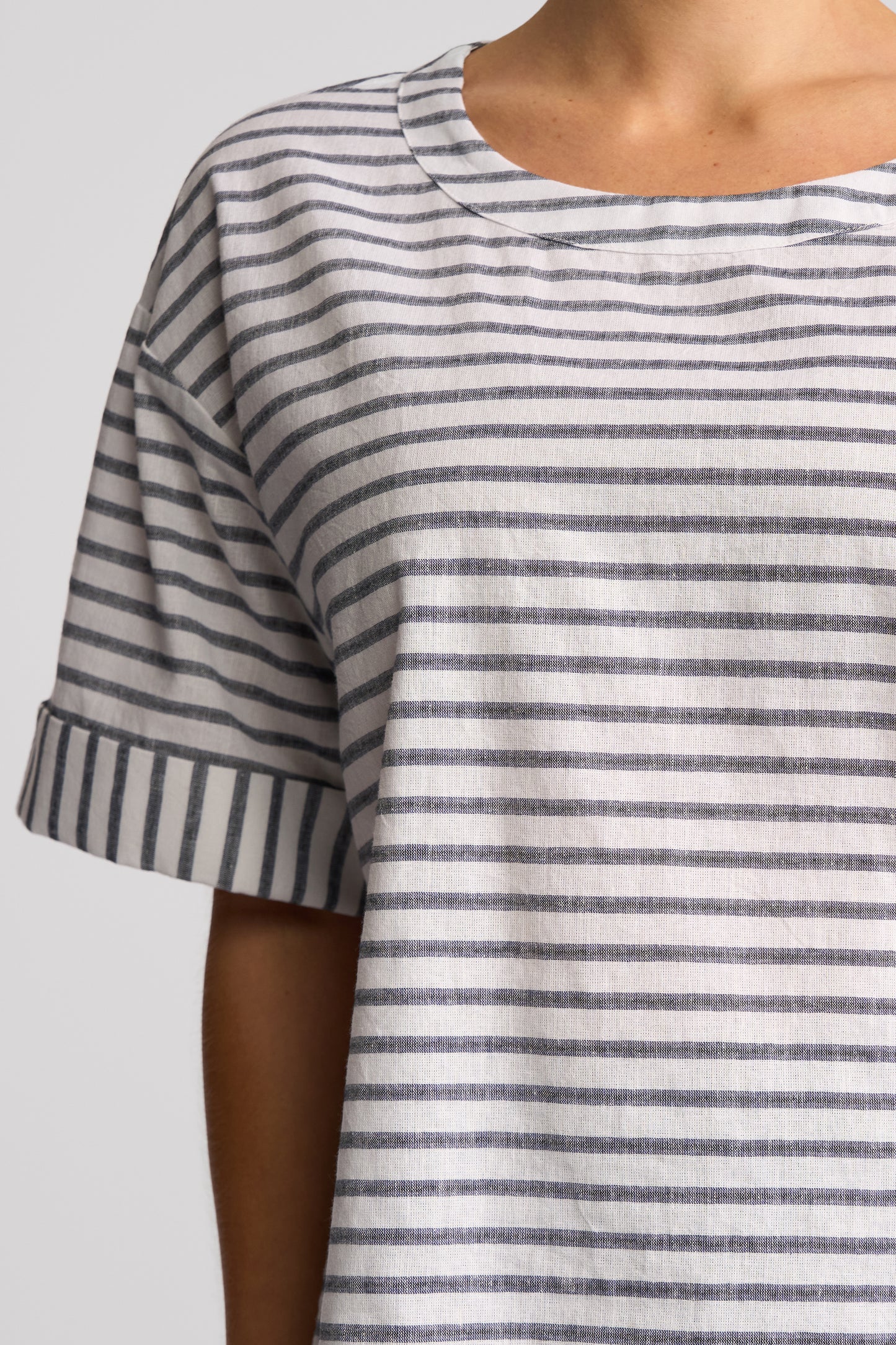 4508 - Optic Top - Black Stripe