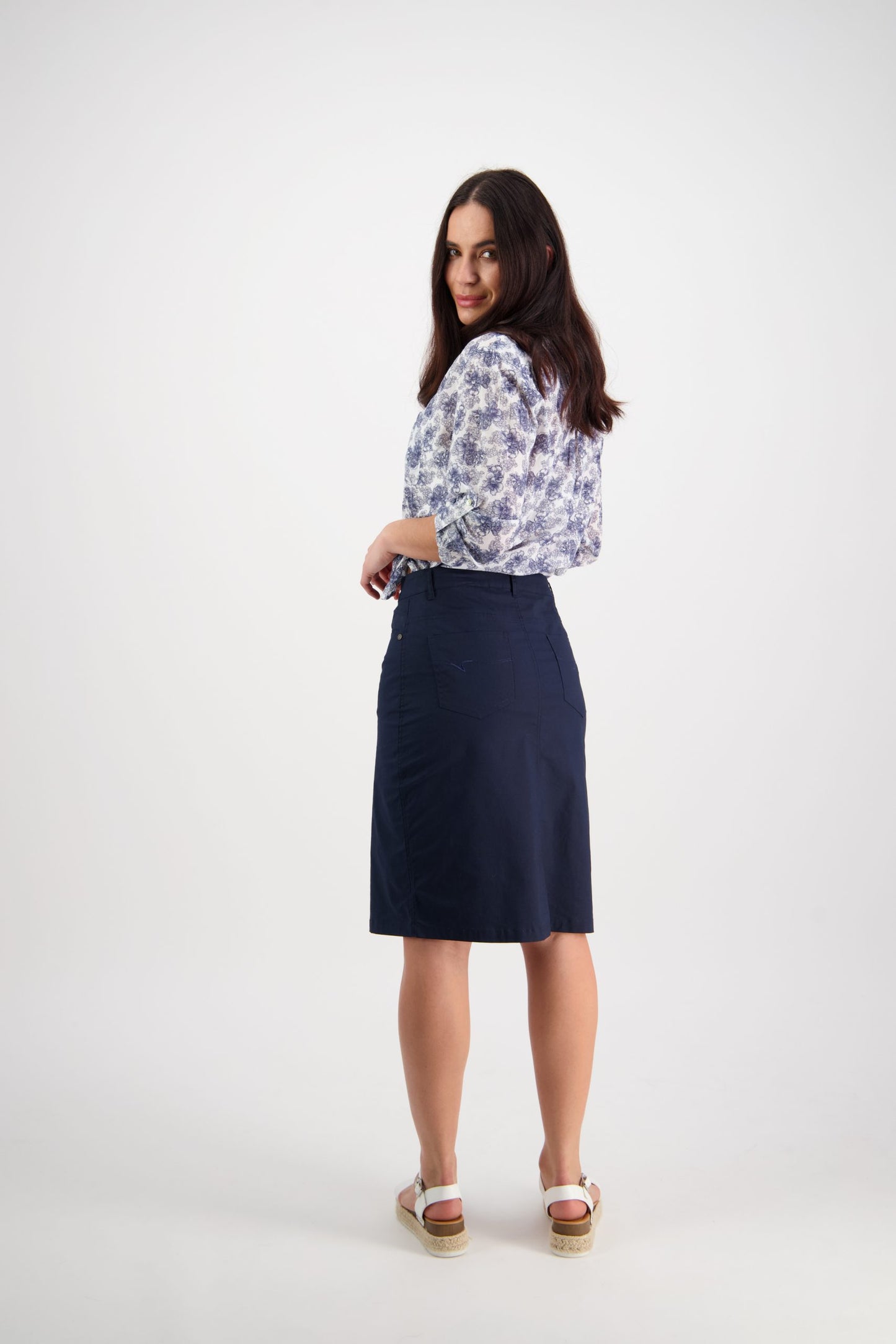 Vassalli - 372AV - Poplin Skirt with Centre Back Vent - Navy -50% off - 1 x size 8 left